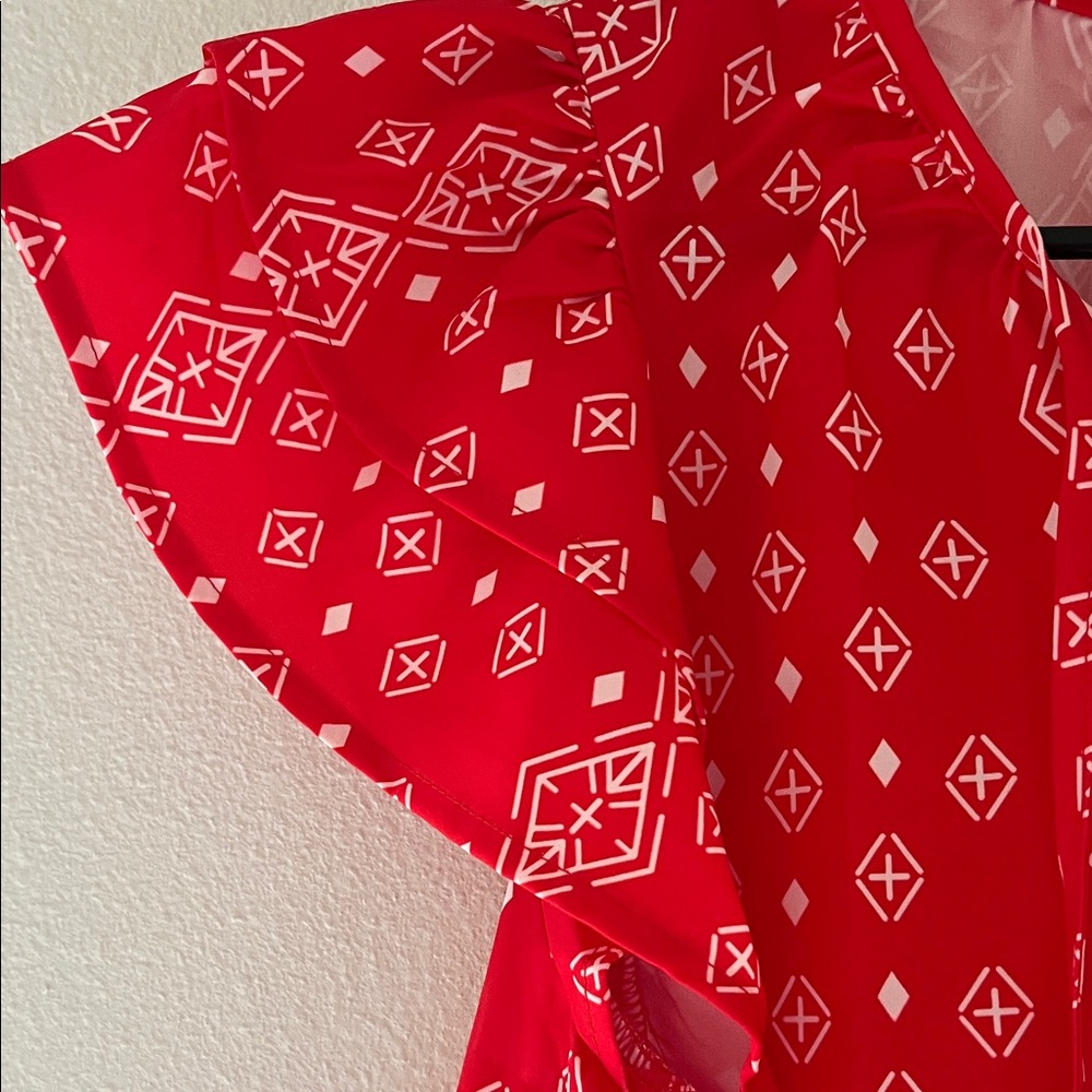Amazon Red Printed V-Neck Short Sleeve Blouse - Picture 3 of 5